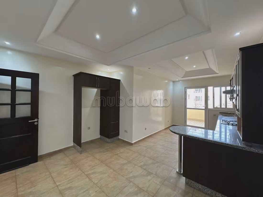 Rent this apartment in Triangle d'Or.
Total area 200 m².
All comforts with fireplace and air conditioning