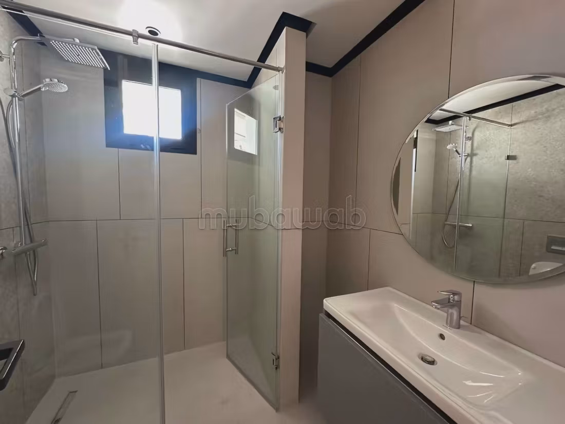 Appartamento in affitto a Casablanca Finance City. 2 camere. Con ascensore e terrazza