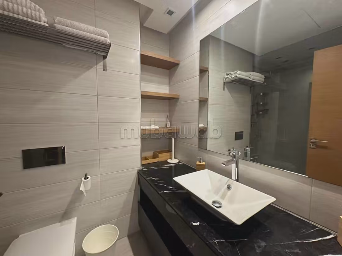 Bellissimo appartamento in affitto a Casablanca Finance City. Dimensione 120 m². Mobili nuovi