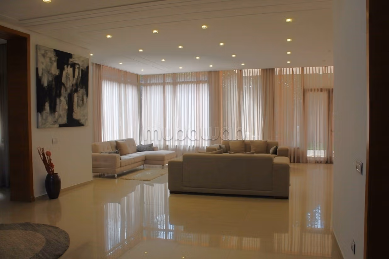 Spacious Villa for RENT EMPTY