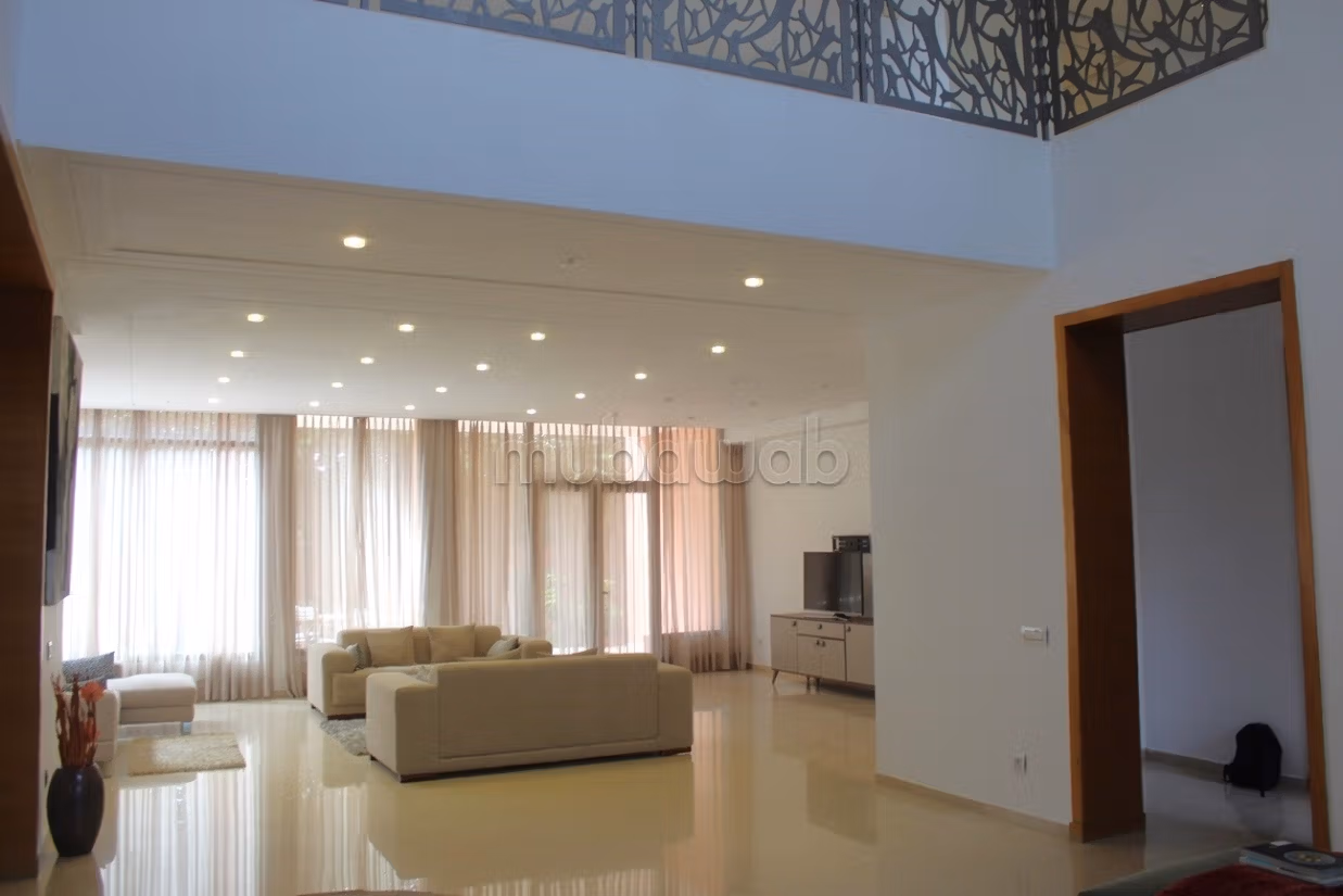 Spacious Villa for RENT EMPTY