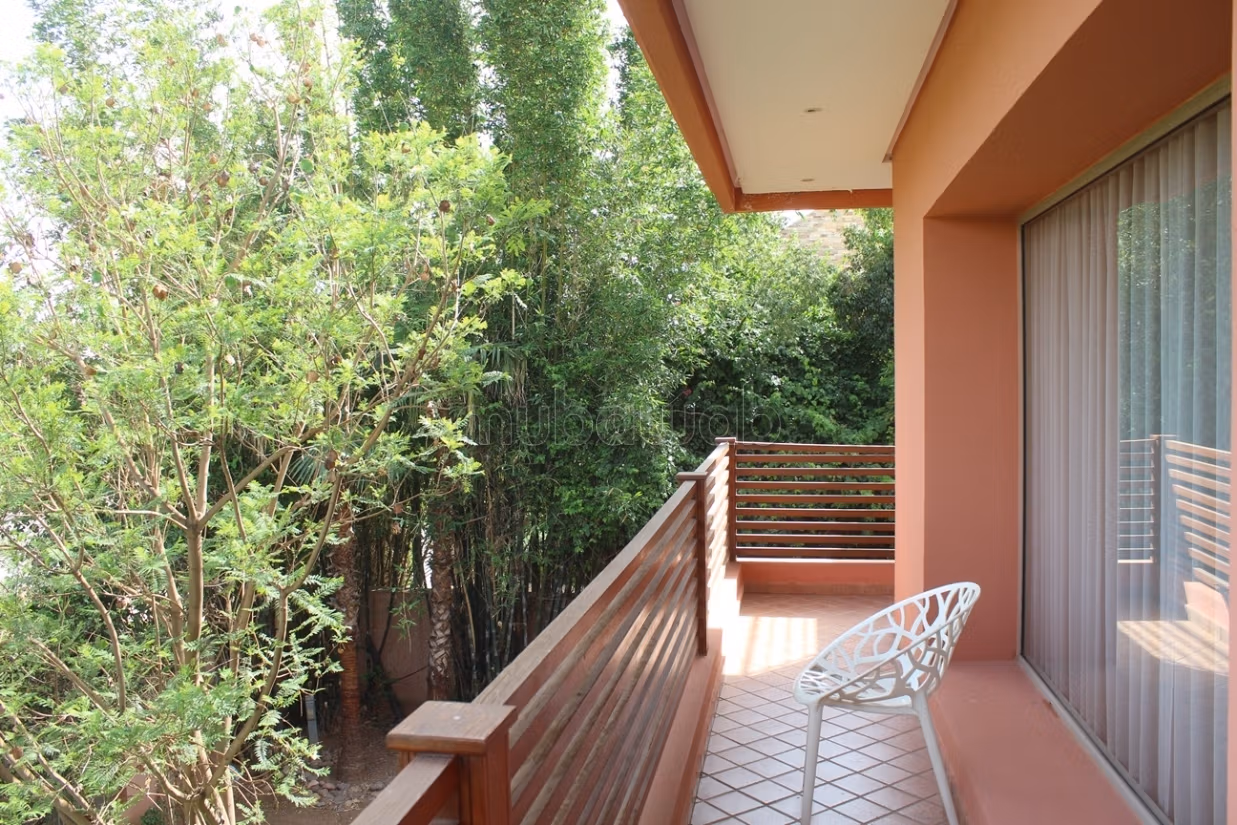 Spacious Villa for RENT EMPTY