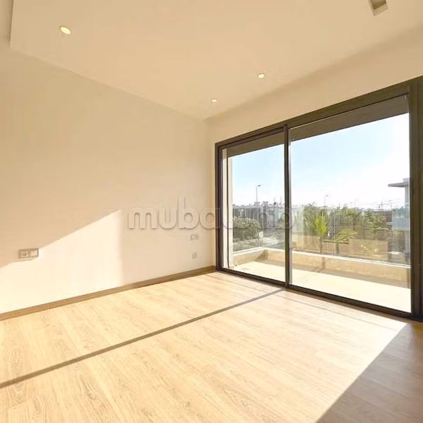 Villa Te Koop van 289.0 m² in Casablanca, Ain Diab Uitbreiding 2