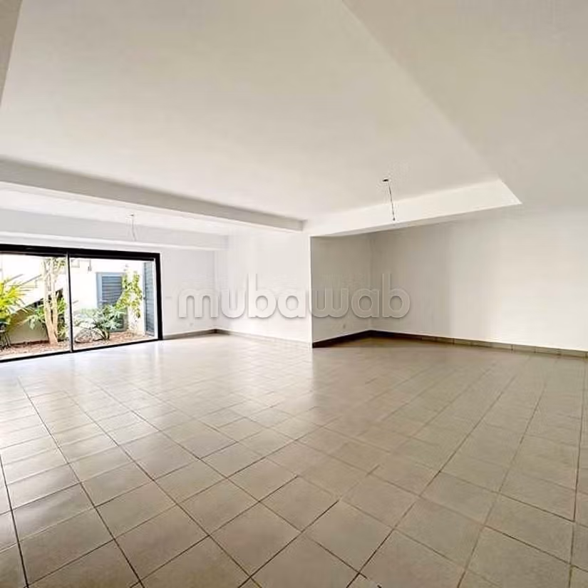 Villa Te Koop van 289.0 m² in Casablanca, Ain Diab Uitbreiding 2
