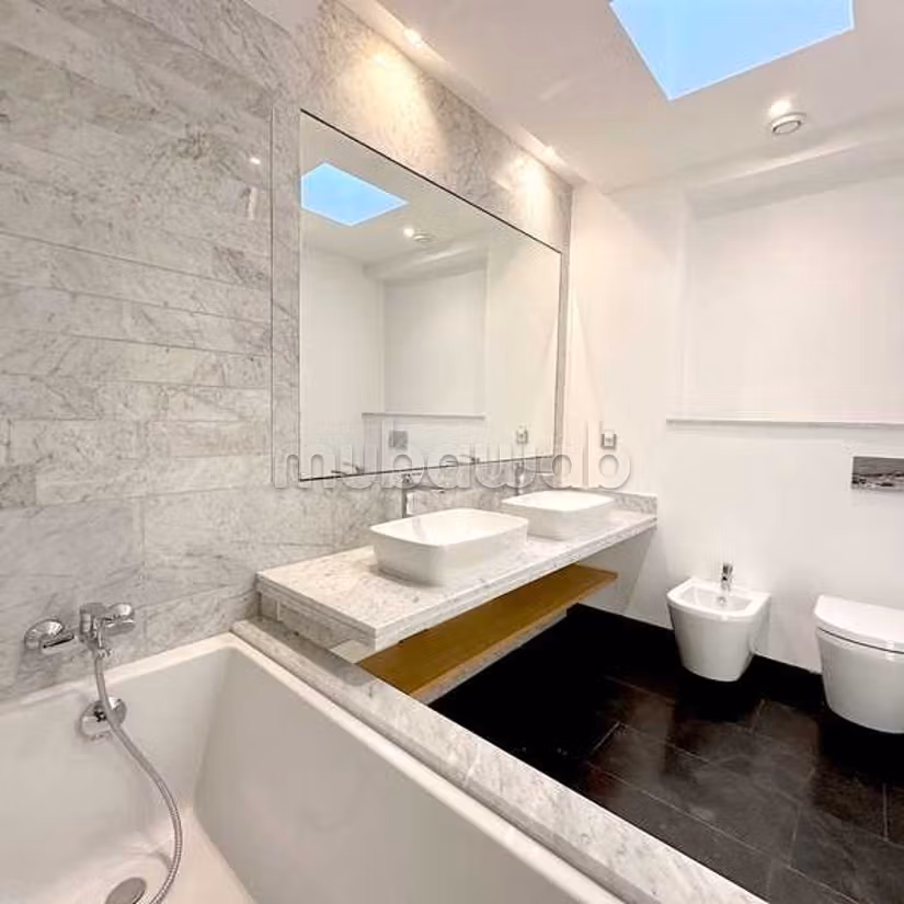 Villa Te Koop van 289.0 m² in Casablanca, Ain Diab Uitbreiding 2