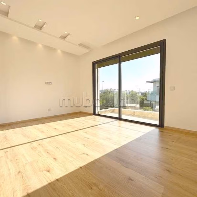 Villa Te Koop van 289.0 m² in Casablanca, Ain Diab Uitbreiding 2