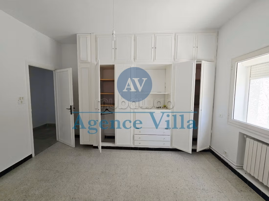 A louer un RDC de villa avec jardin à la Marsa