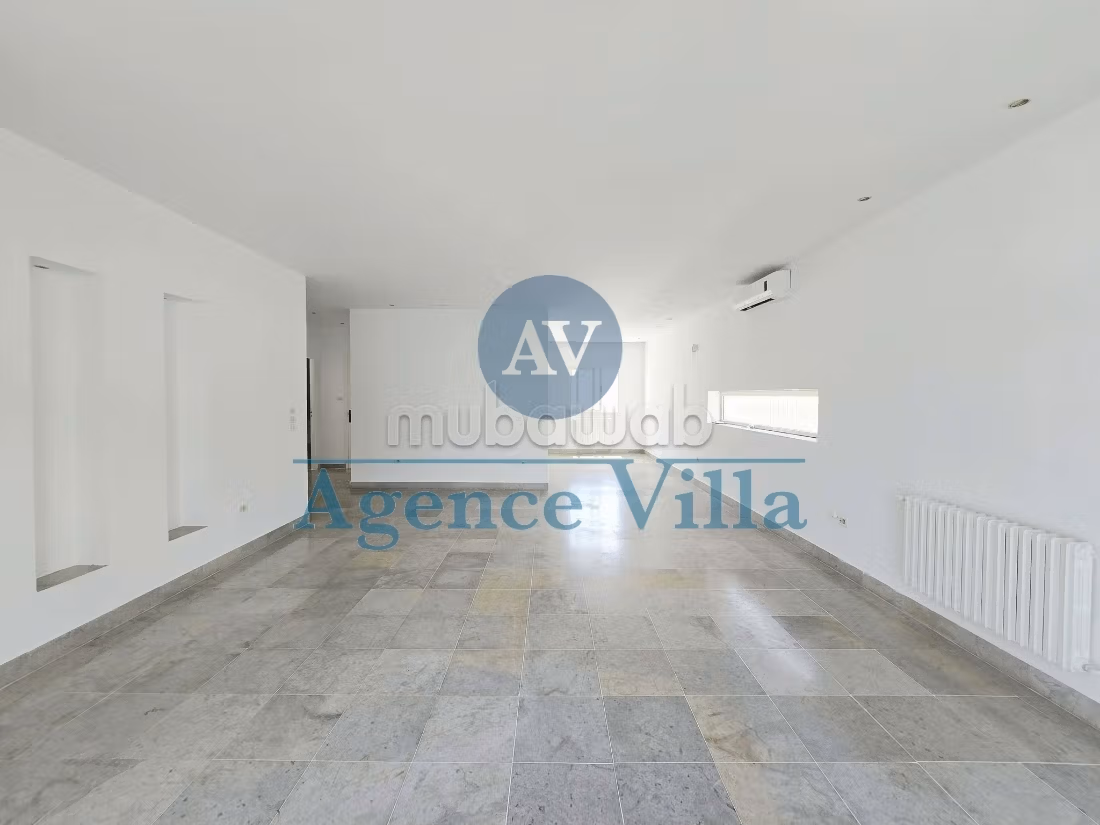 A louer un RDC de villa avec jardin à la Marsa