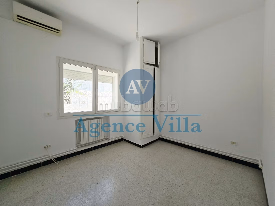 A louer un RDC de villa avec jardin à la Marsa