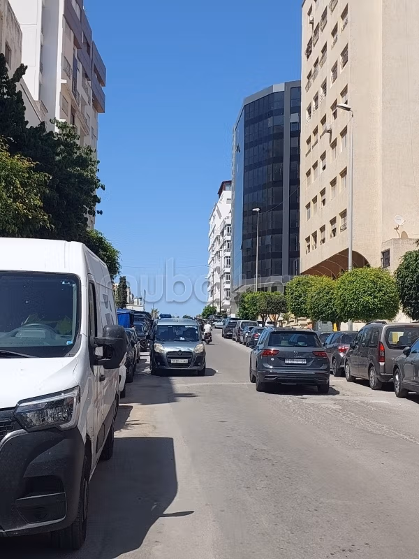 Terrain titré 1200 m2 à Vendre plein centre ville