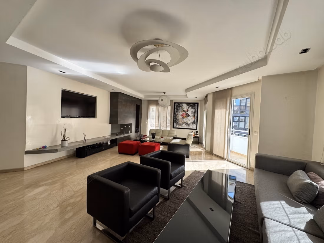 Heldere appartement te koop