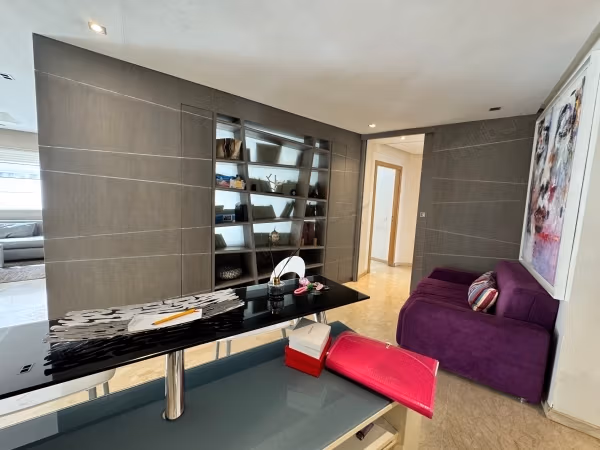 Heldere appartement te koop