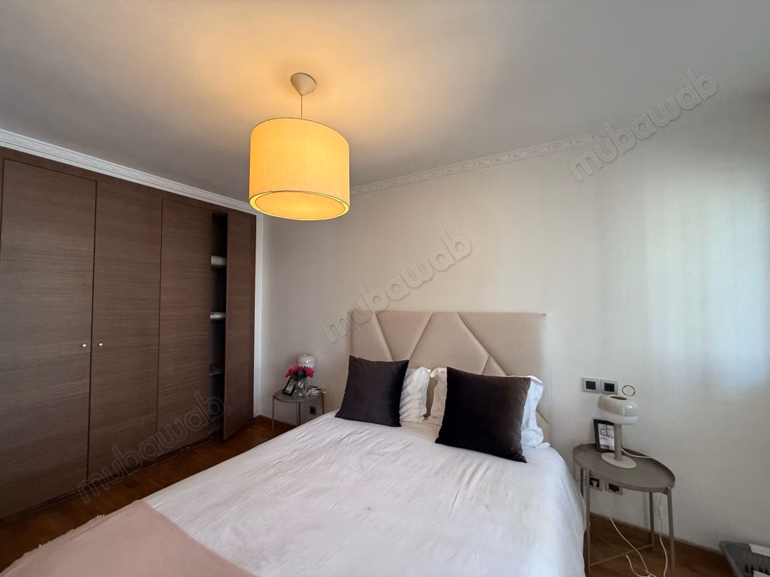 In Gemeubileerde Locatie: Magnifiek 3-slaapkamer Appartement van 210 m² in Racine Extension Casablanca