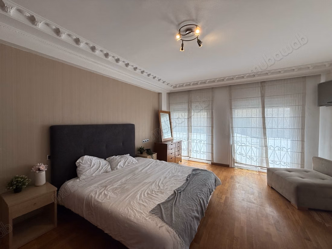 In Gemeubileerde Locatie: Magnifiek 3-slaapkamer Appartement van 210 m² in Racine Extension Casablanca