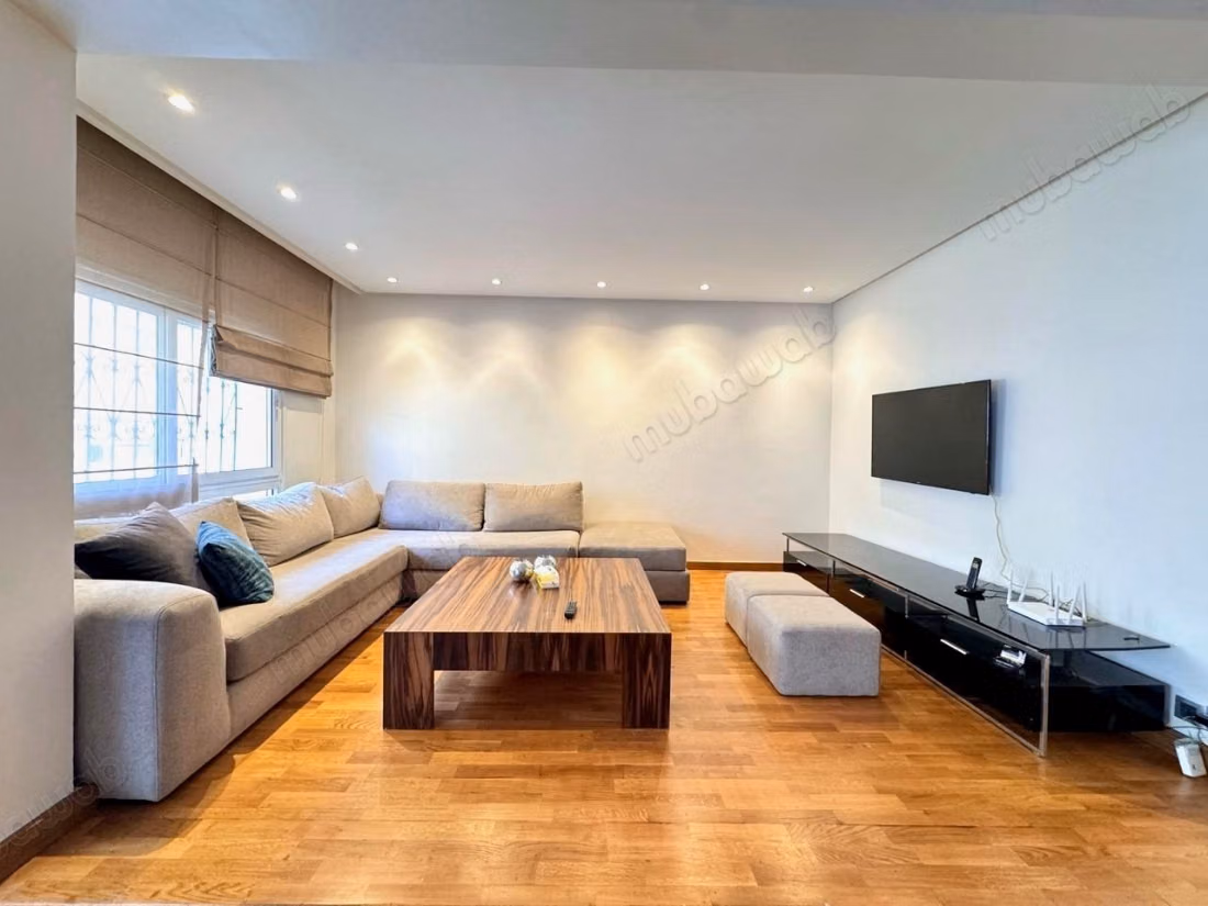 In Gemeubileerde Locatie: Magnifiek 3-slaapkamer Appartement van 210 m² in Racine Extension Casablanca