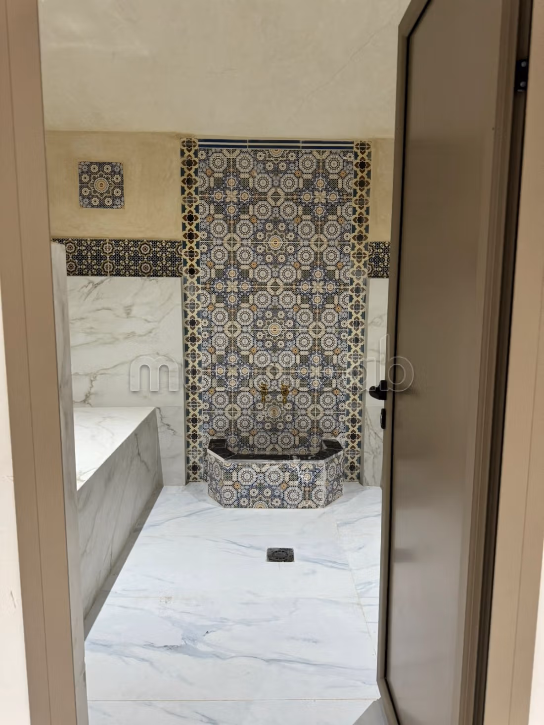 Luxury Villa with Pool – 6 Suites – Ministry District