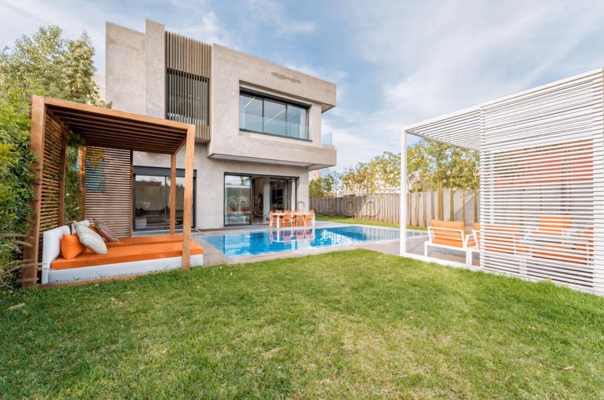 Moderne Gemeubileerde Villa Te Huur Bij de Golf