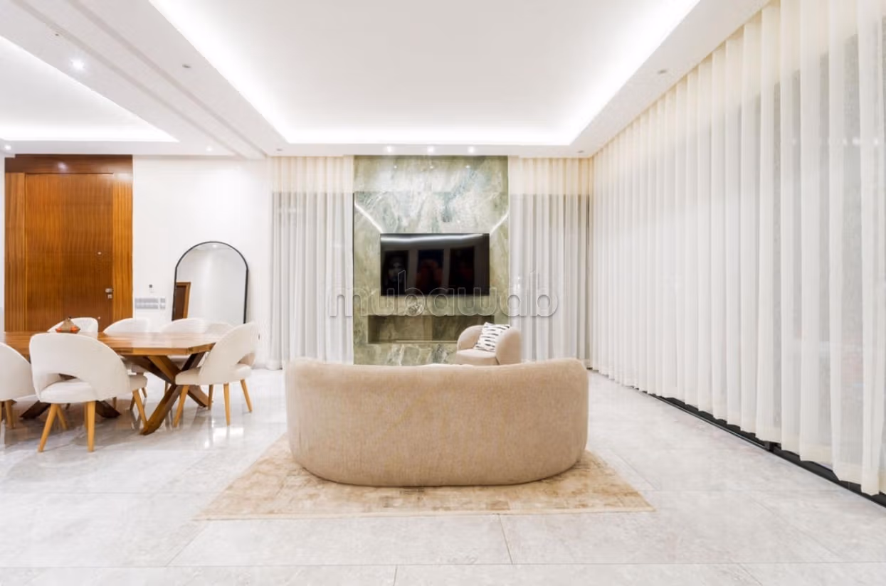 Moderne Gemeubileerde Villa Te Huur Bij de Golf