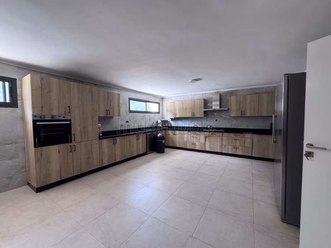 Location d’une superbe villa sur el menzeh 
route de zaer