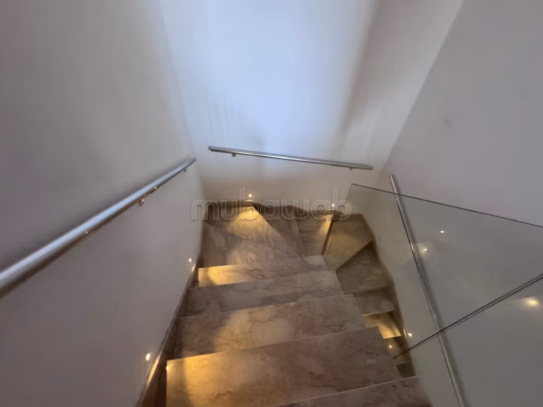 Location d’une superbe villa sur el menzeh 
route de zaer