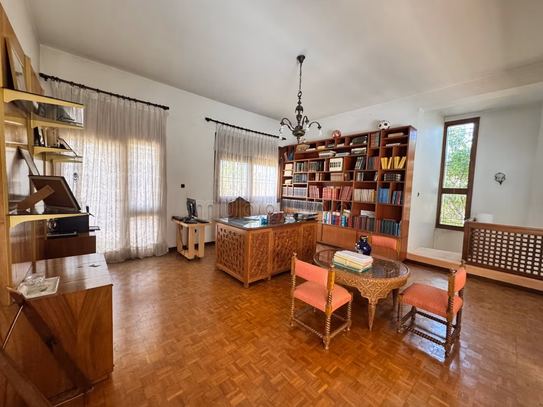 Exceptional villa for sale - Souissi, Rabat