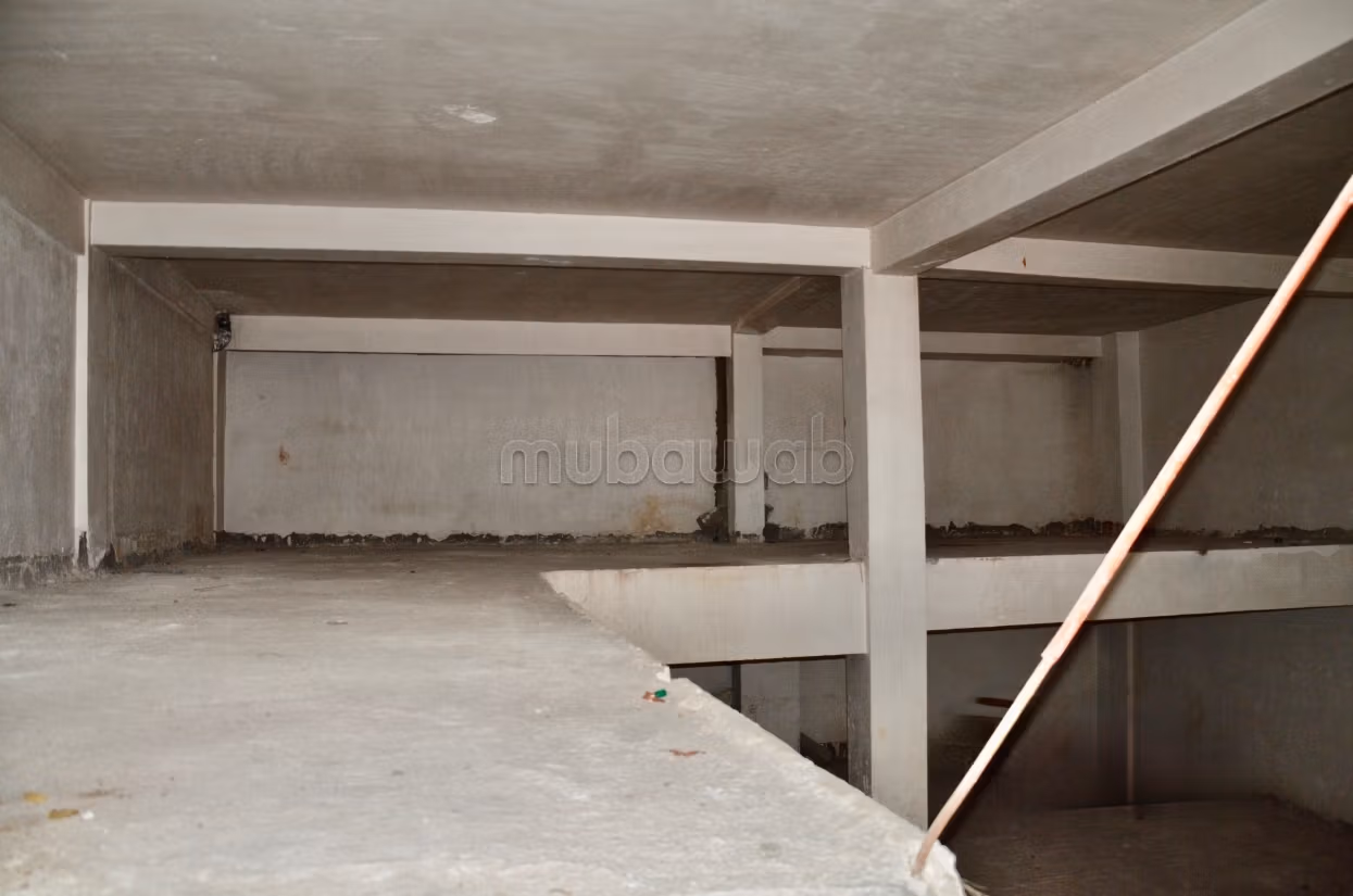 Beau local à vendre en plein centre de Guéliz à Marrakech.
Surface de 271 m²