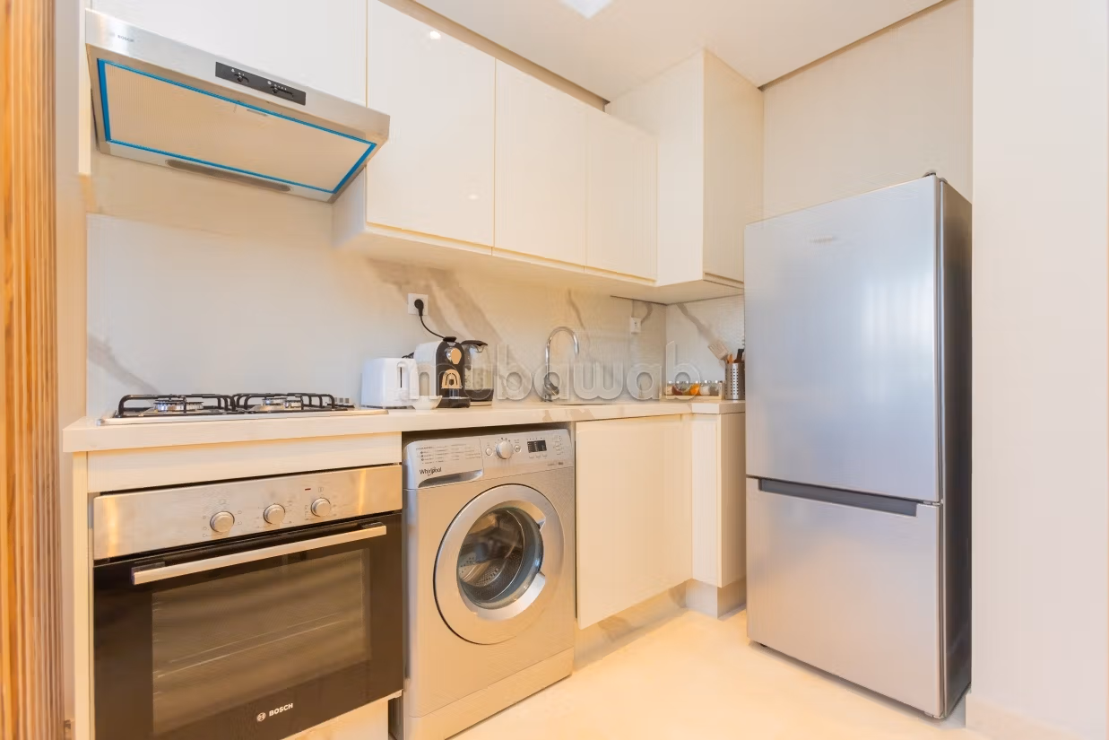 Superb modern studio for long-term rent