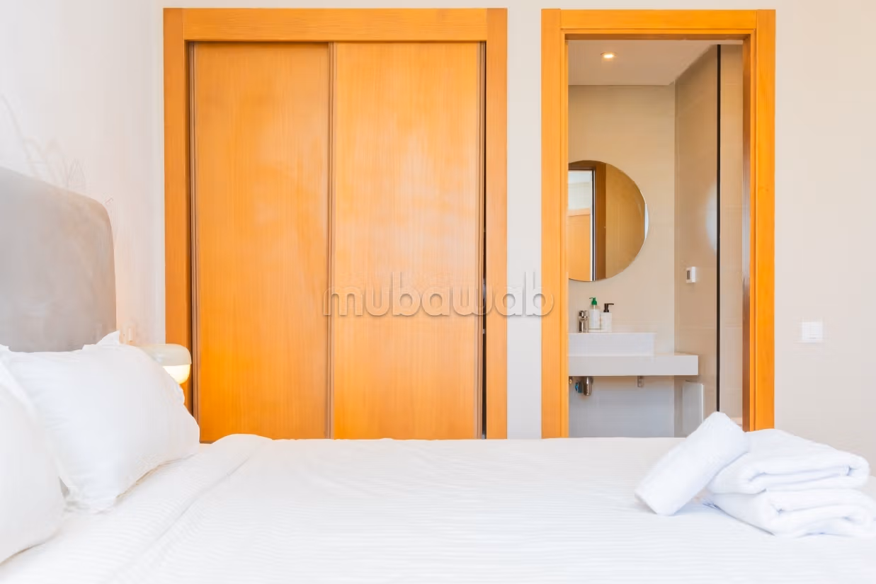 Superb modern studio for long-term rent