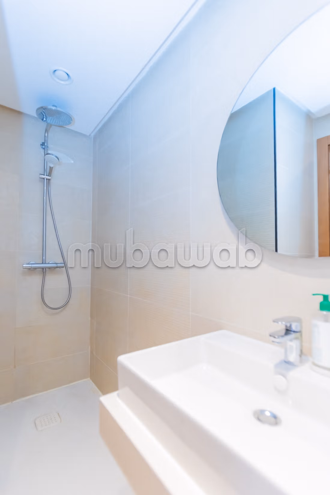 Superb modern studio for long-term rent
