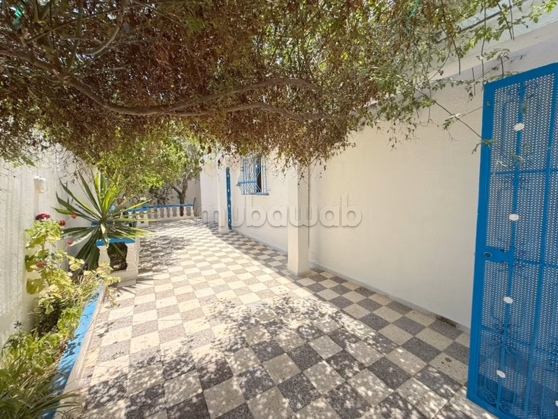 Villa indipendente composta da 3 appartamenti