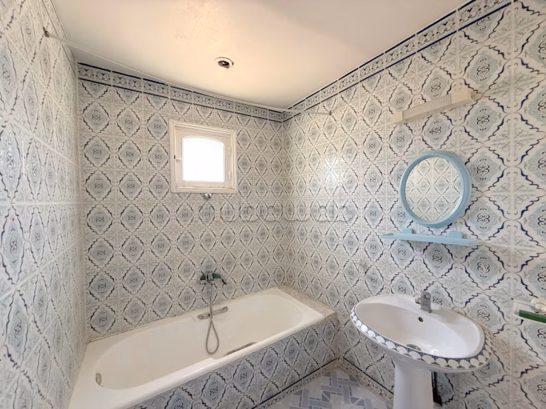 Villa indipendente composta da 3 appartamenti