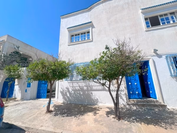 Villa indipendente composta da 3 appartamenti
