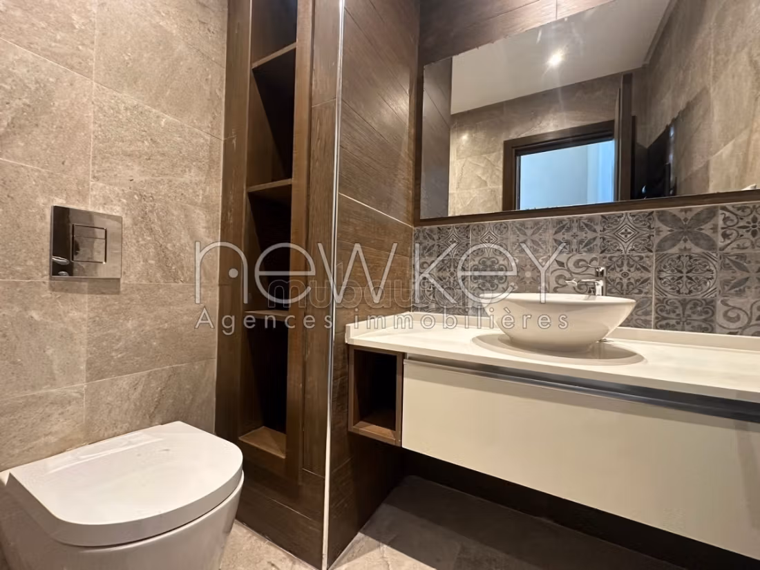 A Coquette Triplex Villa S3 for rent in La Soukra
