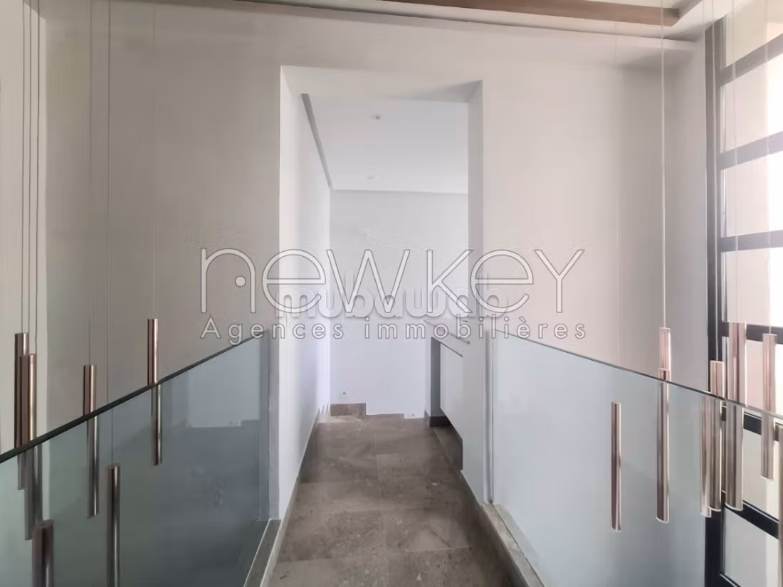 A Coquette Triplex Villa S3 for rent in La Soukra