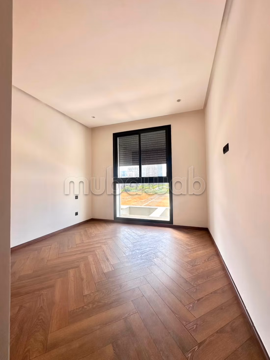 Superbe appartement vide à louer à CFC — 3