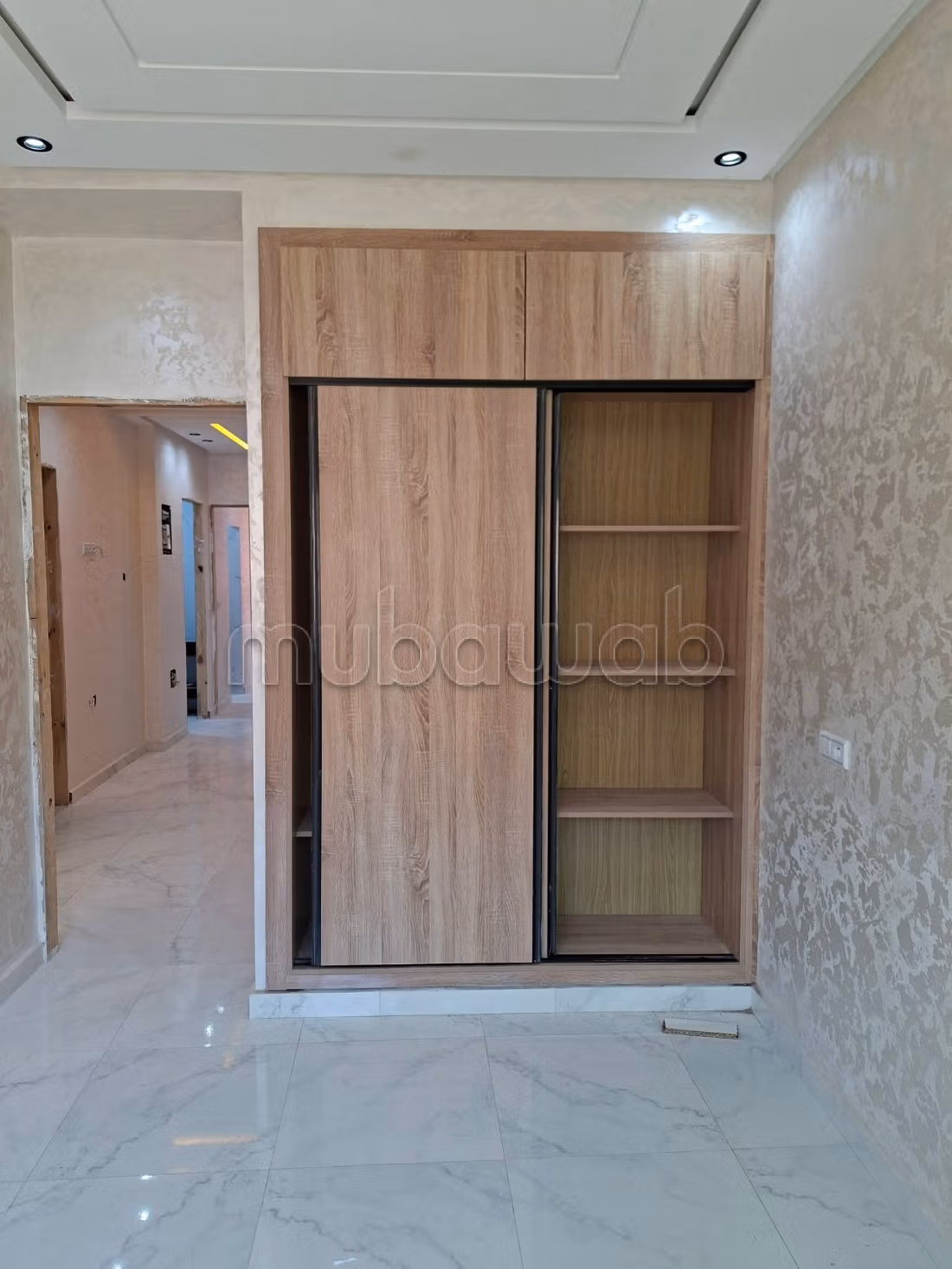 Appartement au deuxième étage avec deux entrées — 2