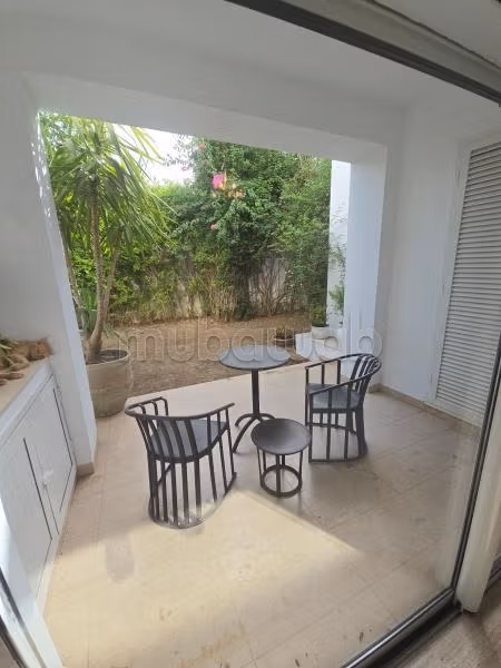 Bel appartement en location à La Marsa Ville. Surface de 205 m². Meublé