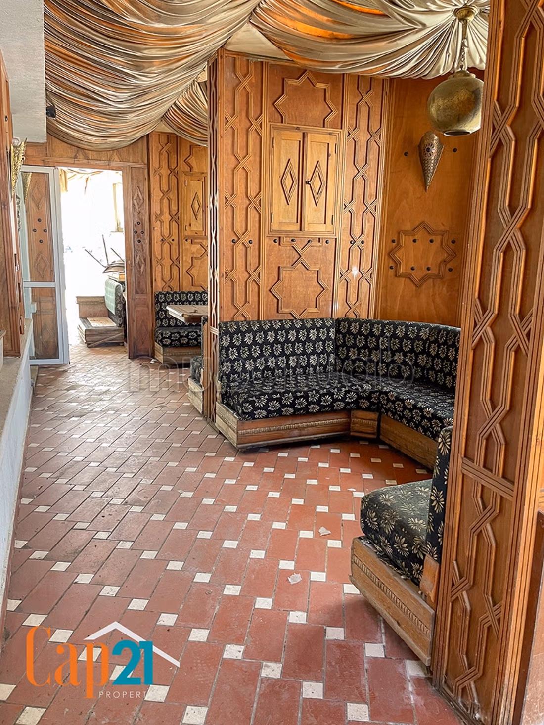 Restaurant for sale - Place du 9 Avril, Tangier
