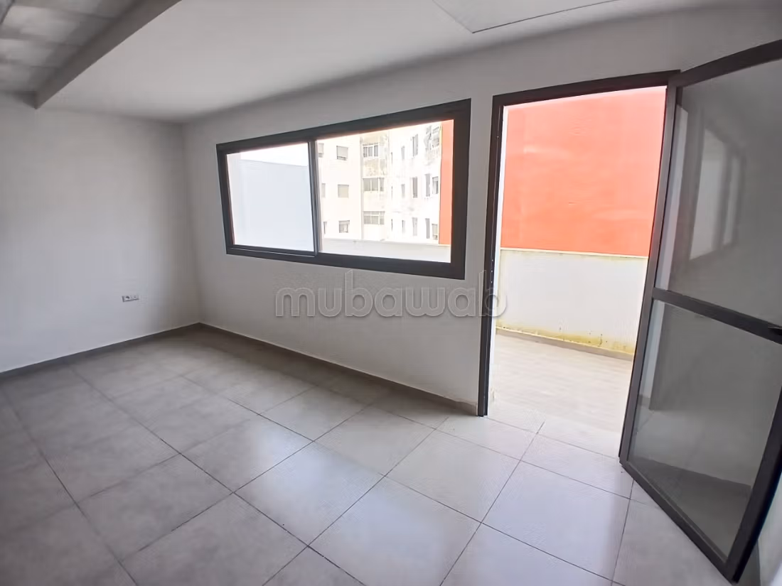New office for rent 2 minutes from the train station