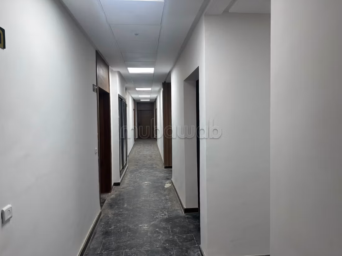 Bureaux en vente à Guéliz. Superficie 68 m². Double vitrage et porte blindée