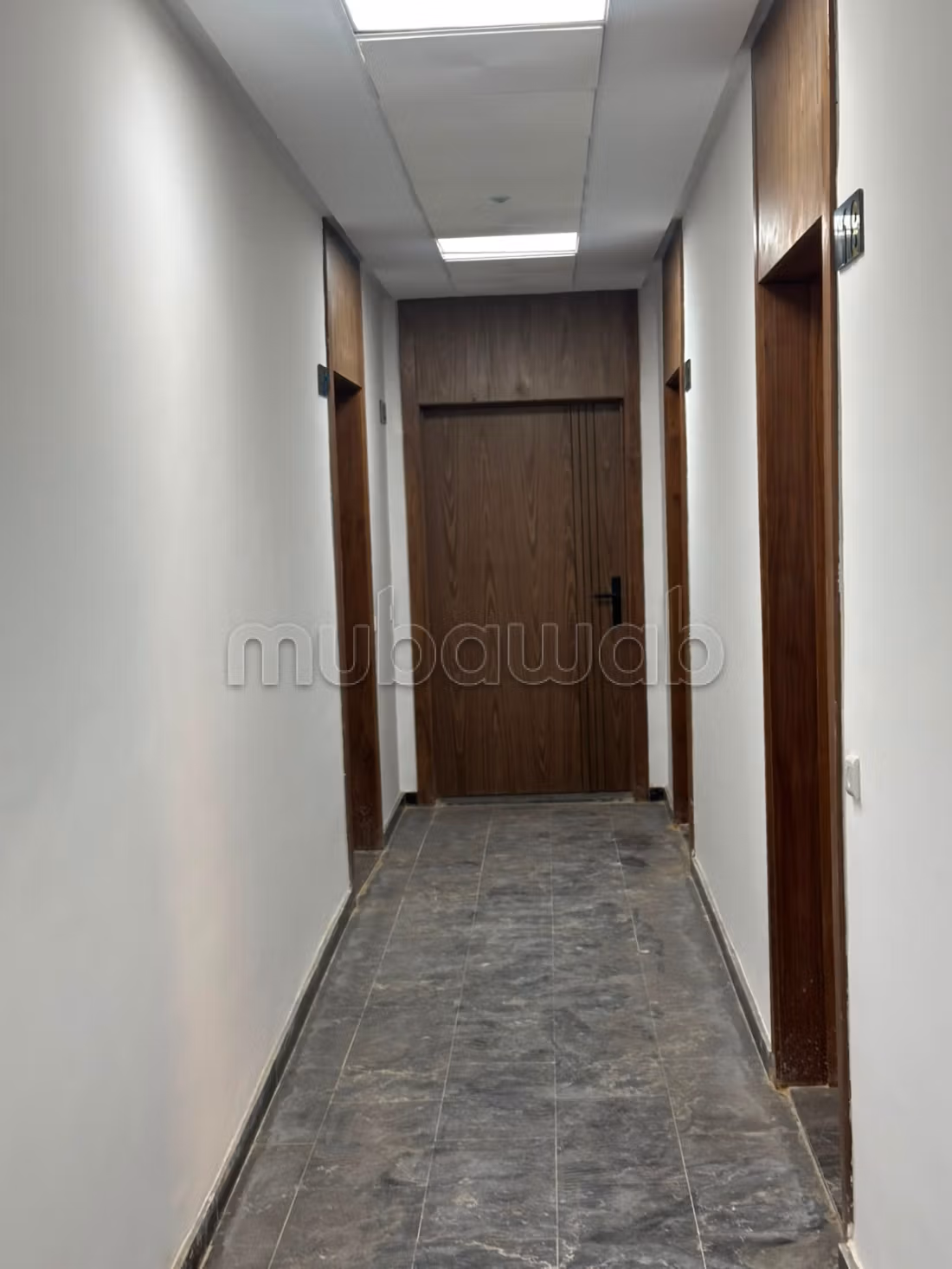 Bureaux en vente à Guéliz. Superficie 68 m². Double vitrage et porte blindée