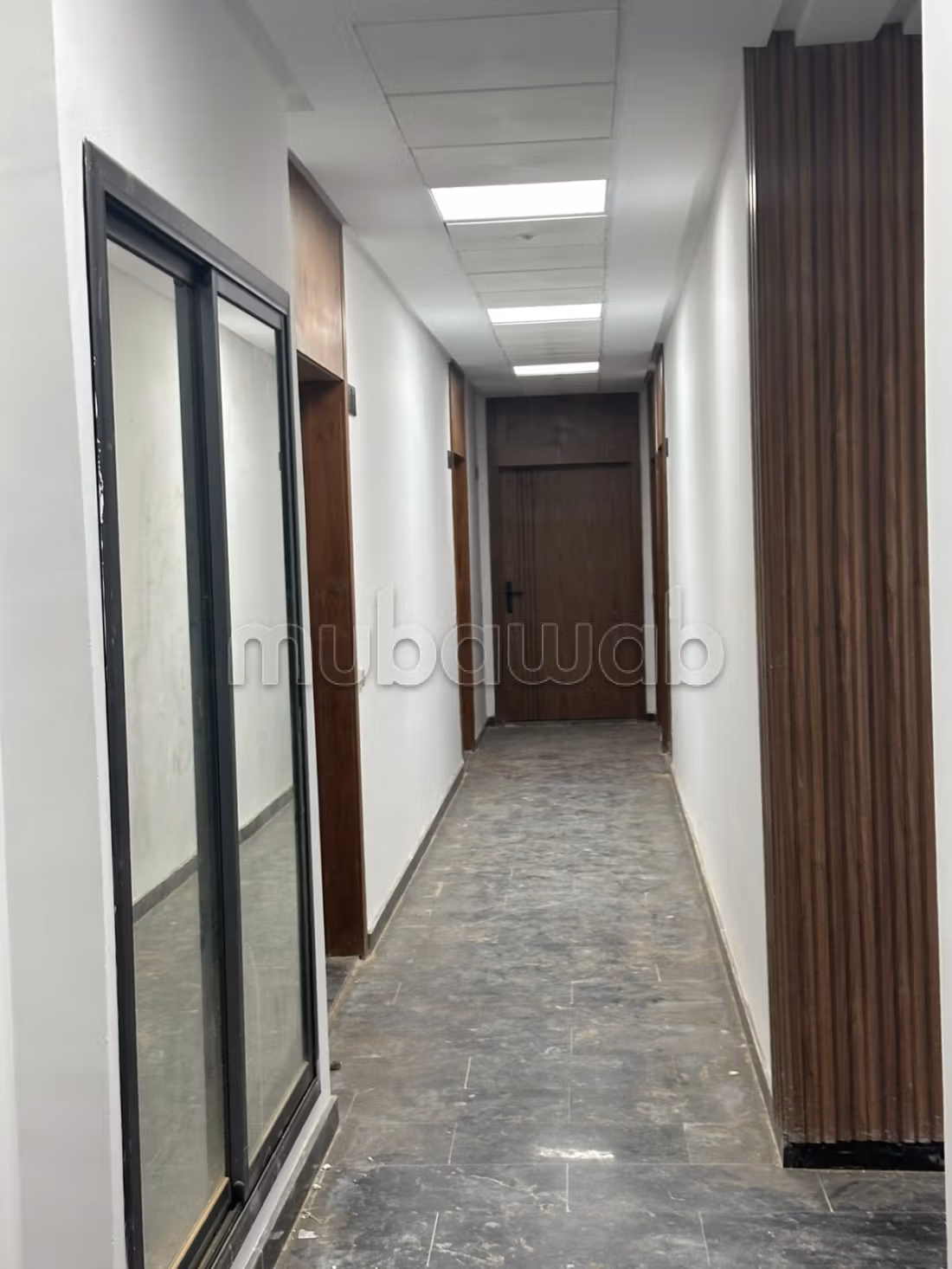 Bureaux en vente à Guéliz. Superficie 68 m². Double vitrage et porte blindée