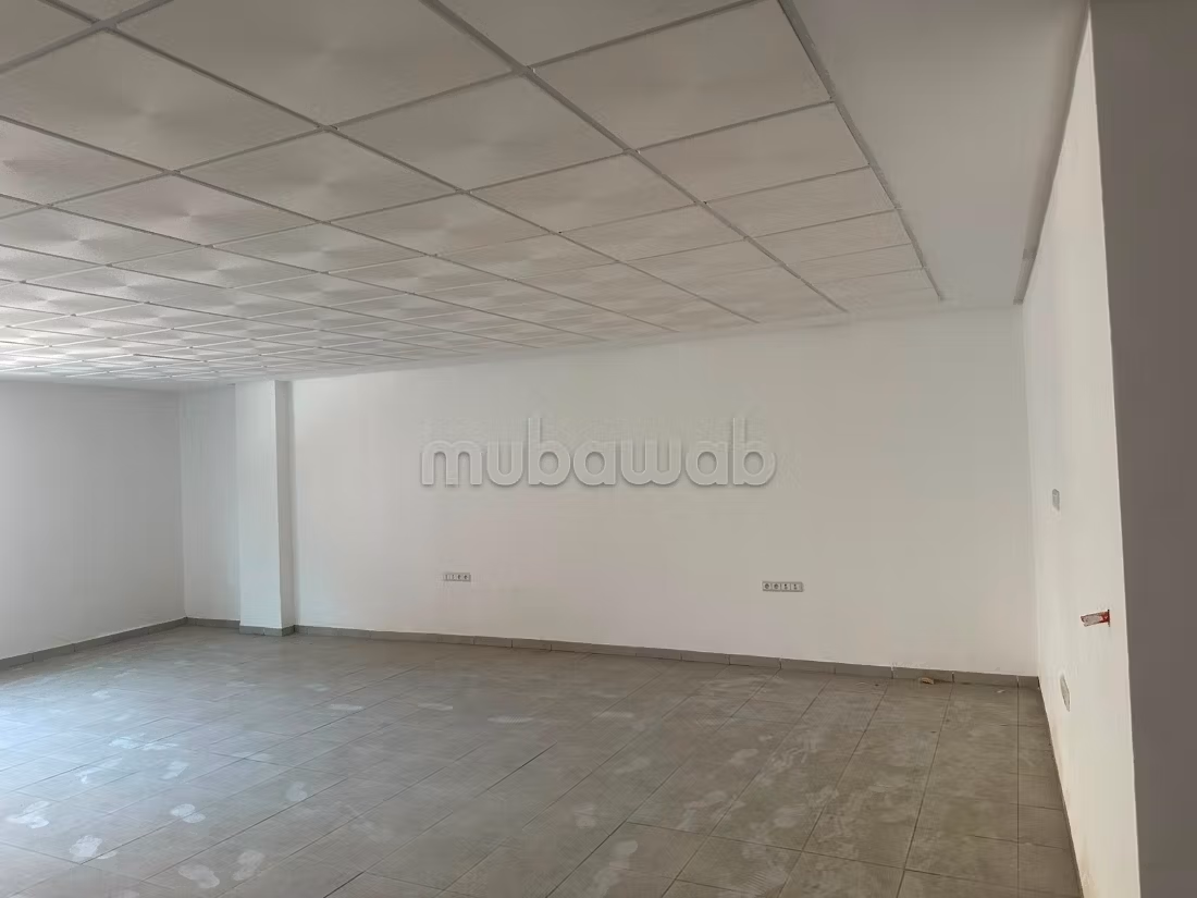 Bureaux en vente à Guéliz. Superficie 68 m². Double vitrage et porte blindée