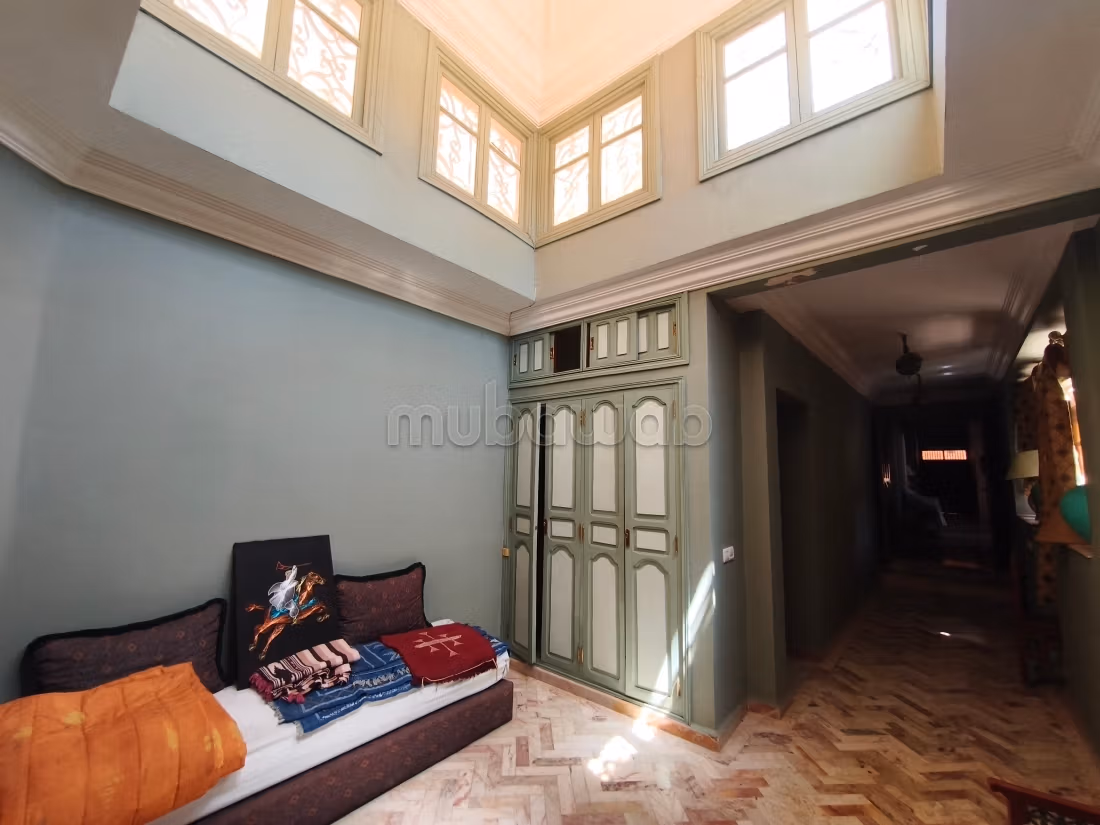 TOP AFFAIRE. Maison d'hotes 10 chbs sur 4630 m2