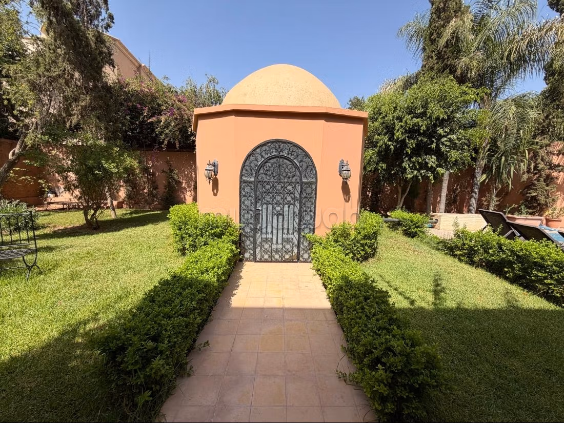Splendida villa indipendente in vendita a Hay Targa a Marrakech. Con piscina privata e giardino, Superficie 1160 m²