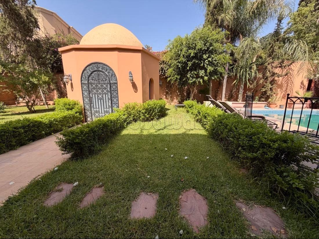 Splendida villa indipendente in vendita a Hay Targa a Marrakech. Con piscina privata e giardino, Superficie 1160 m²