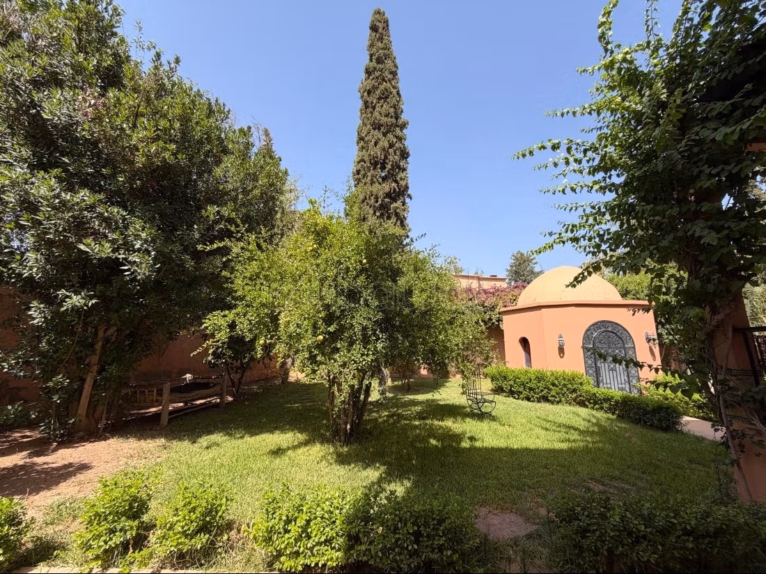 Splendida villa indipendente in vendita a Hay Targa a Marrakech. Con piscina privata e giardino, Superficie 1160 m²