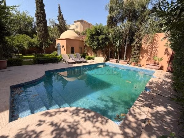 Espléndida villa aislada en venta en Hay Targa en Marrakech. Con piscina privada y jardín, Superficie 1160 m²