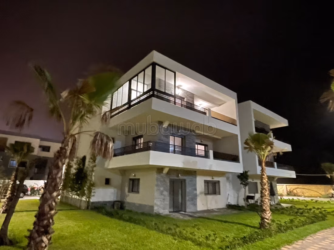 Piso en venta. Dimensión 102 m². Servicio de conserjería, chimenea