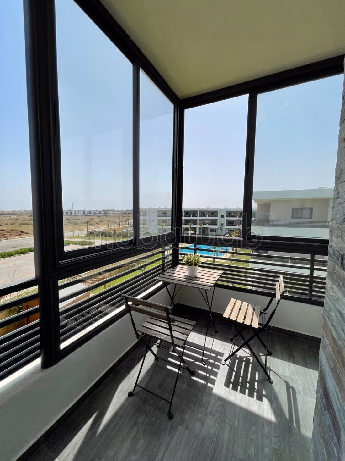 Piso en venta. Dimensión 102 m². Servicio de conserjería, chimenea